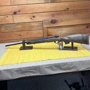 HOWA RIFLE SUPER DELUXE. BOLT ACTION. 7 mm-08