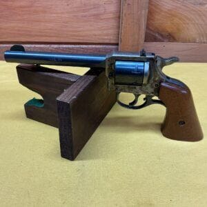 H&R MODEL-676. 22LR. DA REVOLVER.