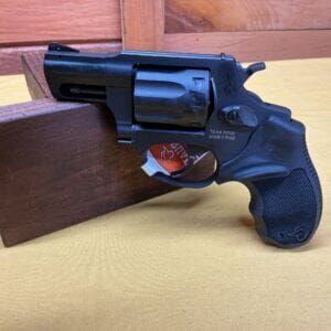 TAURUS MODEL-942. 22WMR REVOLVER.